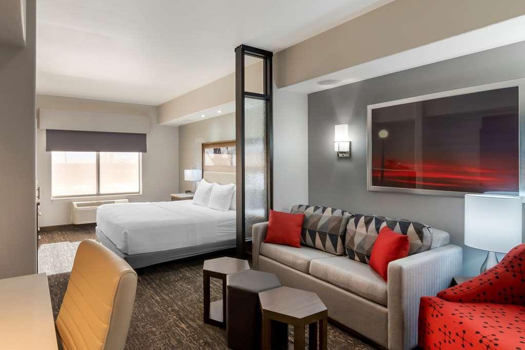 Best Western Premier Liberty Inn & Suites חדר תמונה