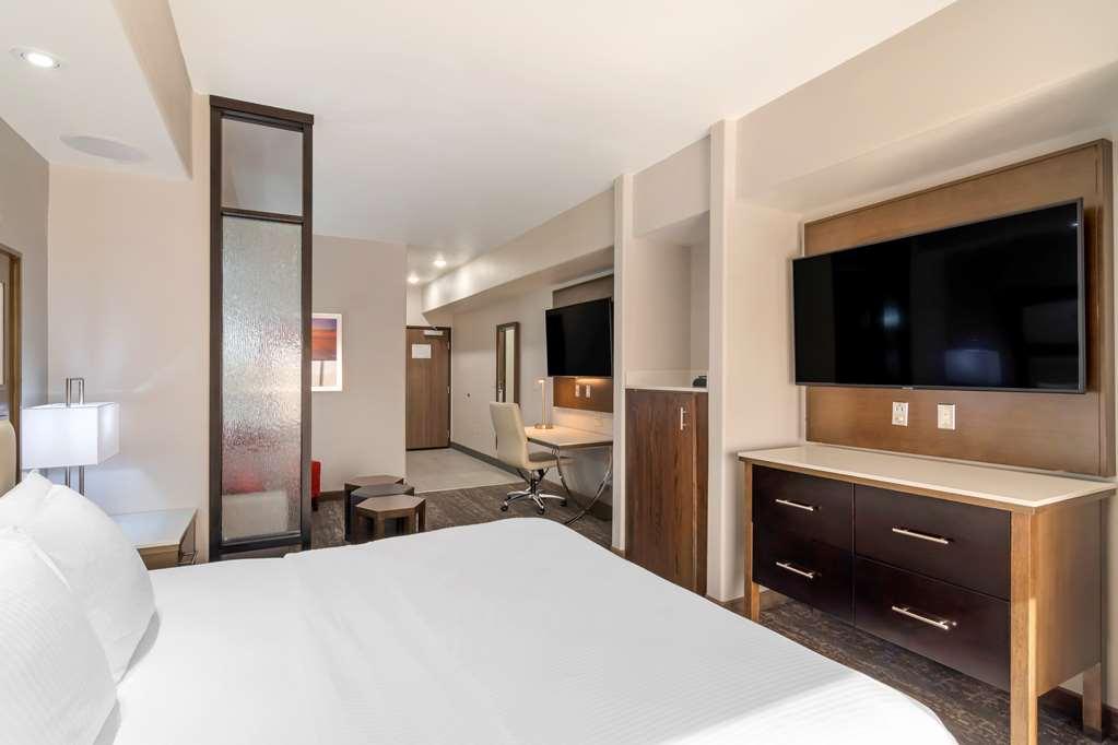 Best Western Premier Liberty Inn & Suites חדר תמונה